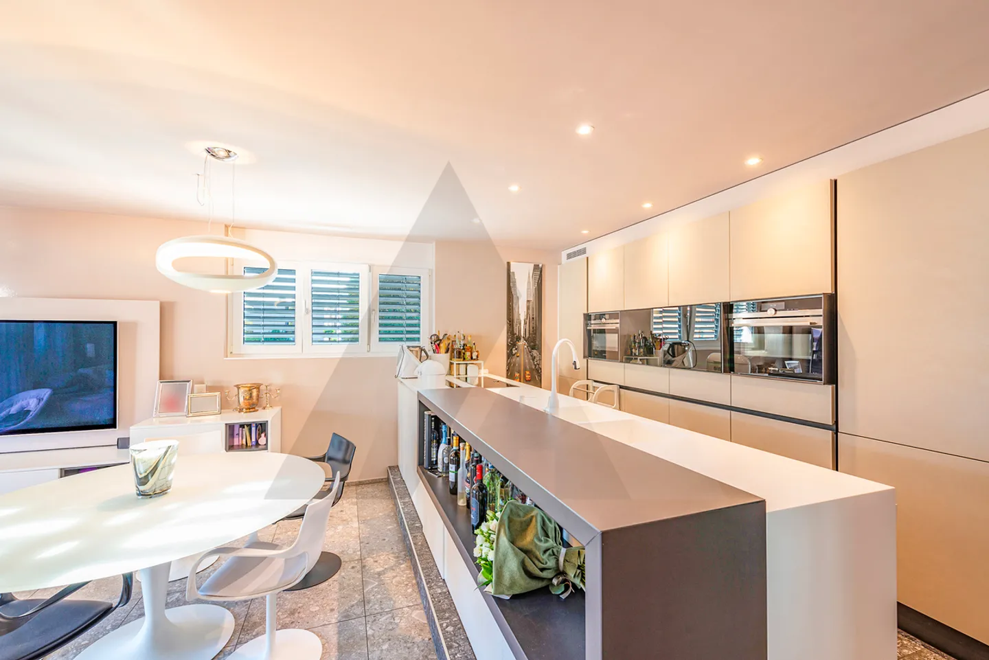 ELEGANTE APPARTAMENTO VICINO ALLA CITTÀ - Foto 7 di 12