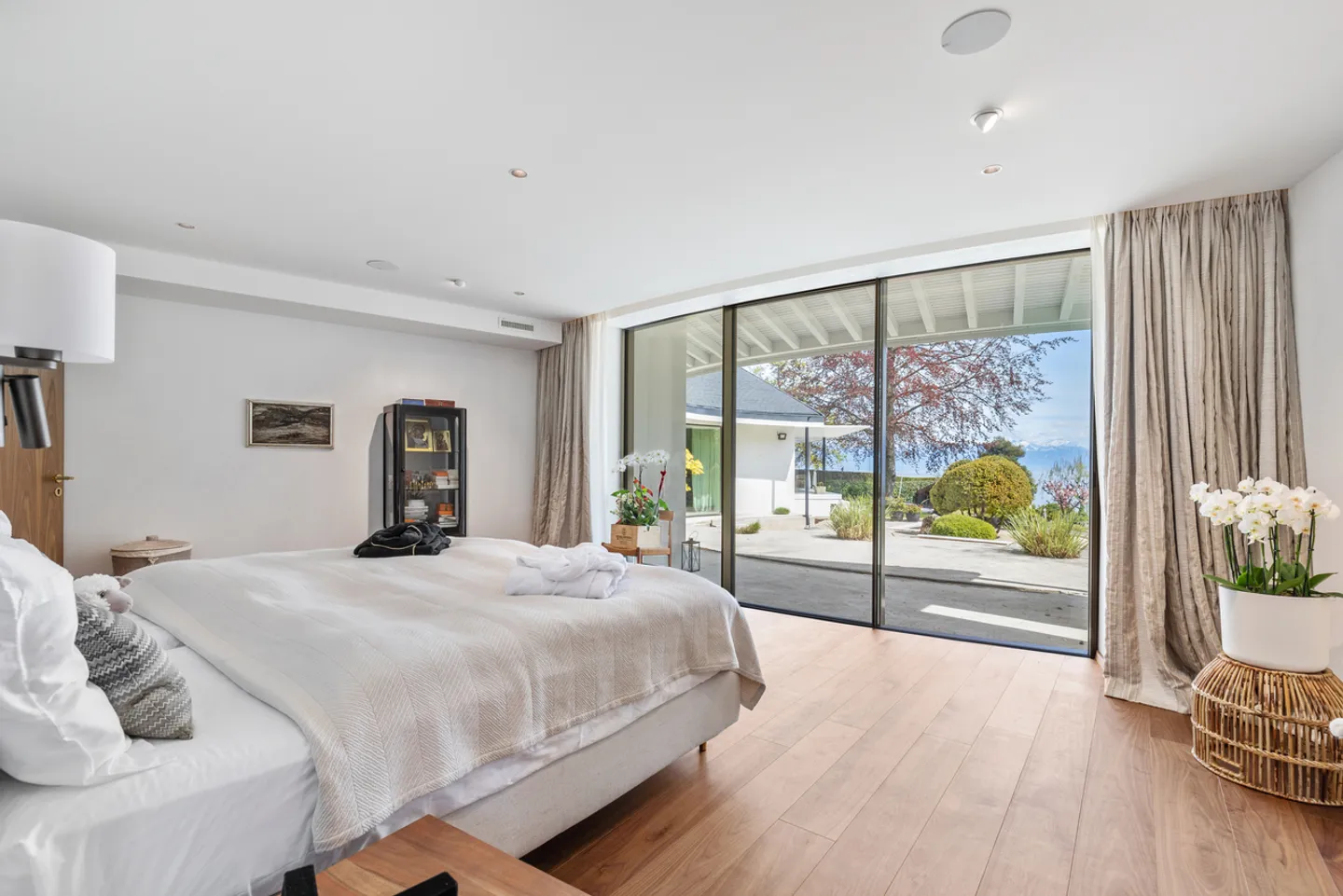 «Erhabene Architektenvilla am Wasser» - Foto 8 von 17