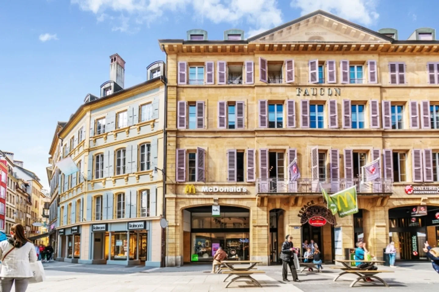 Office space for rent - Photo 1 of 7