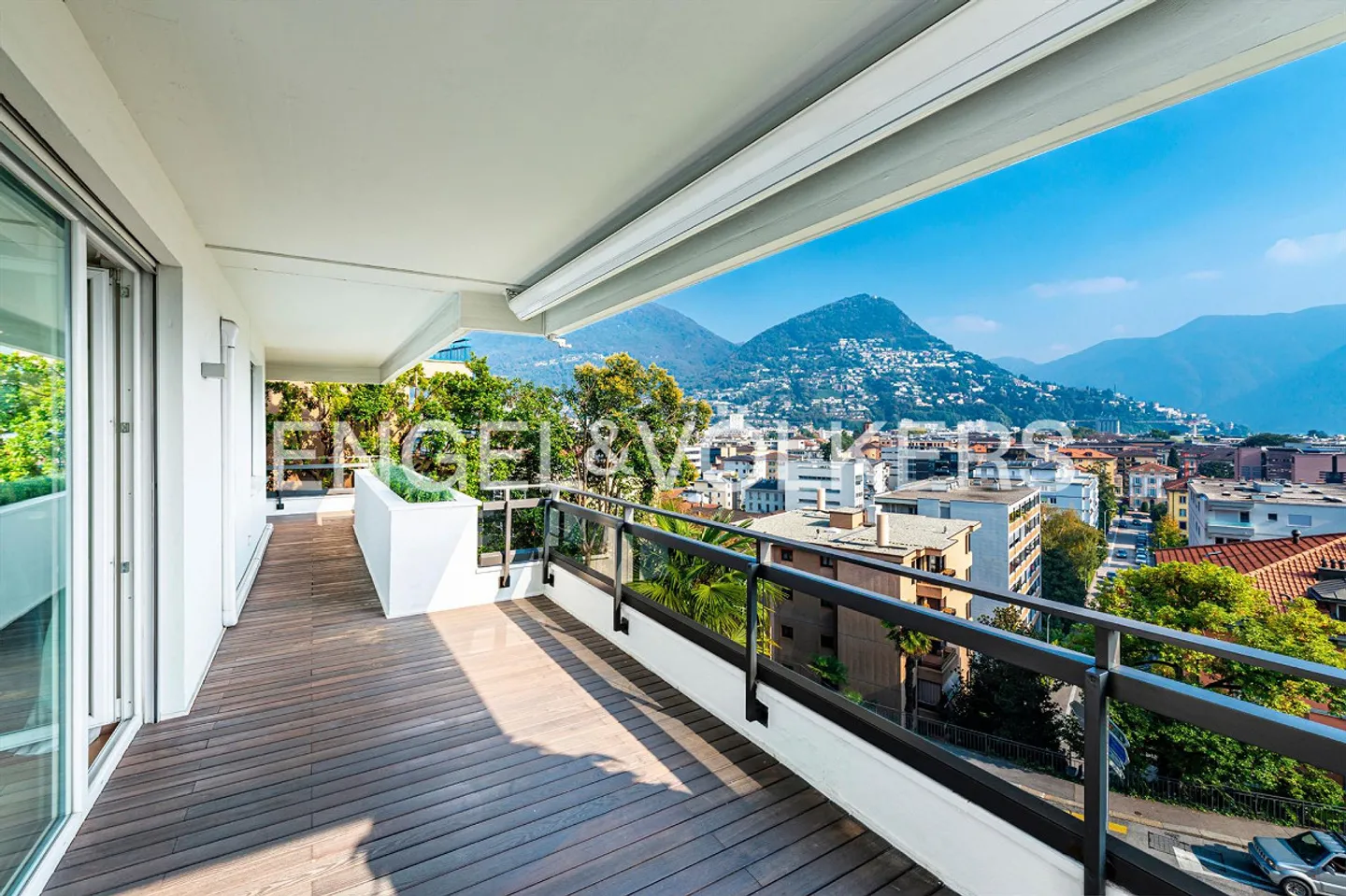 Vista lago e comfort a pochi passi dal centro di Lugano - Foto 12 di 13