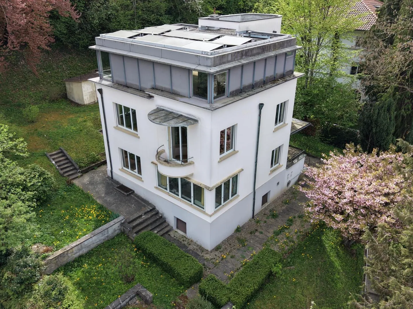 10-Zimmer-Haus - Foto 1 von 13