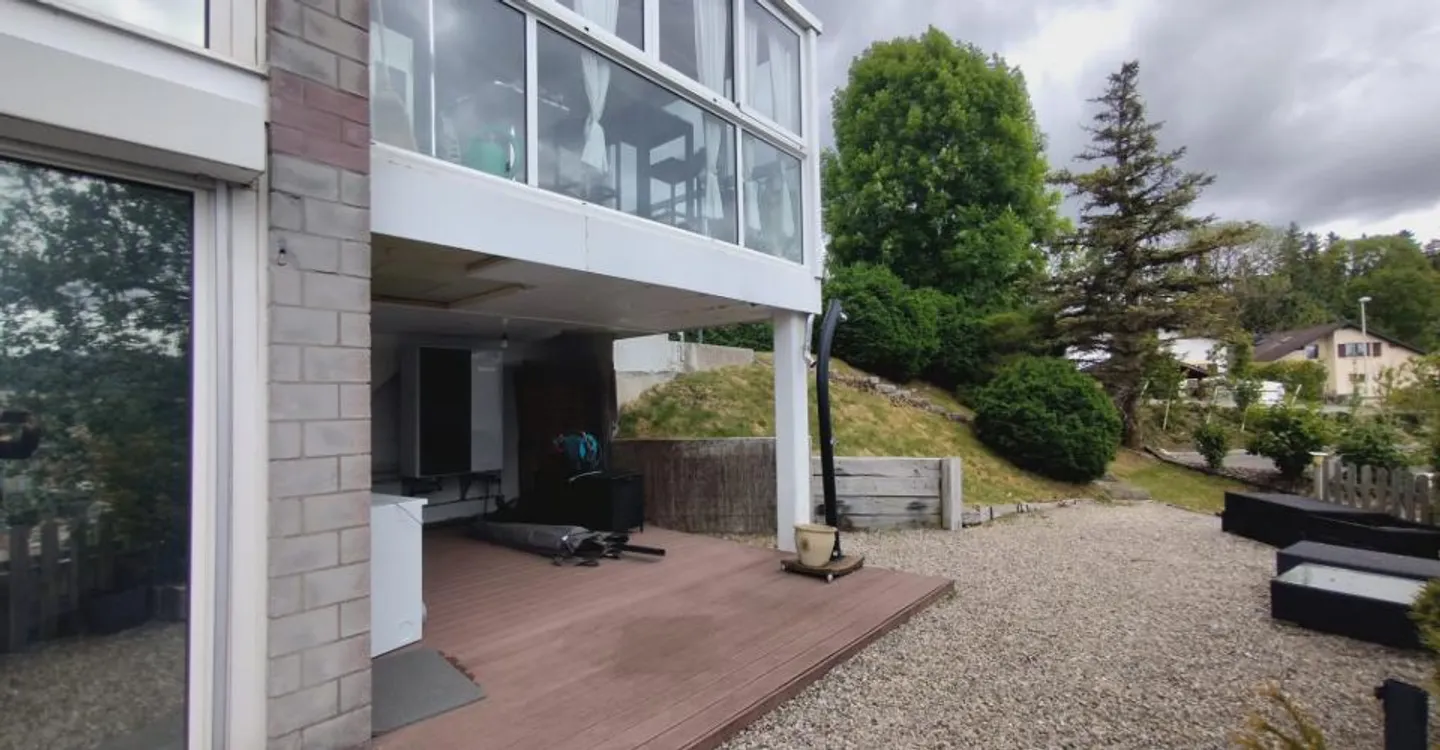 6-room adjoining house - Photo 3 of 12