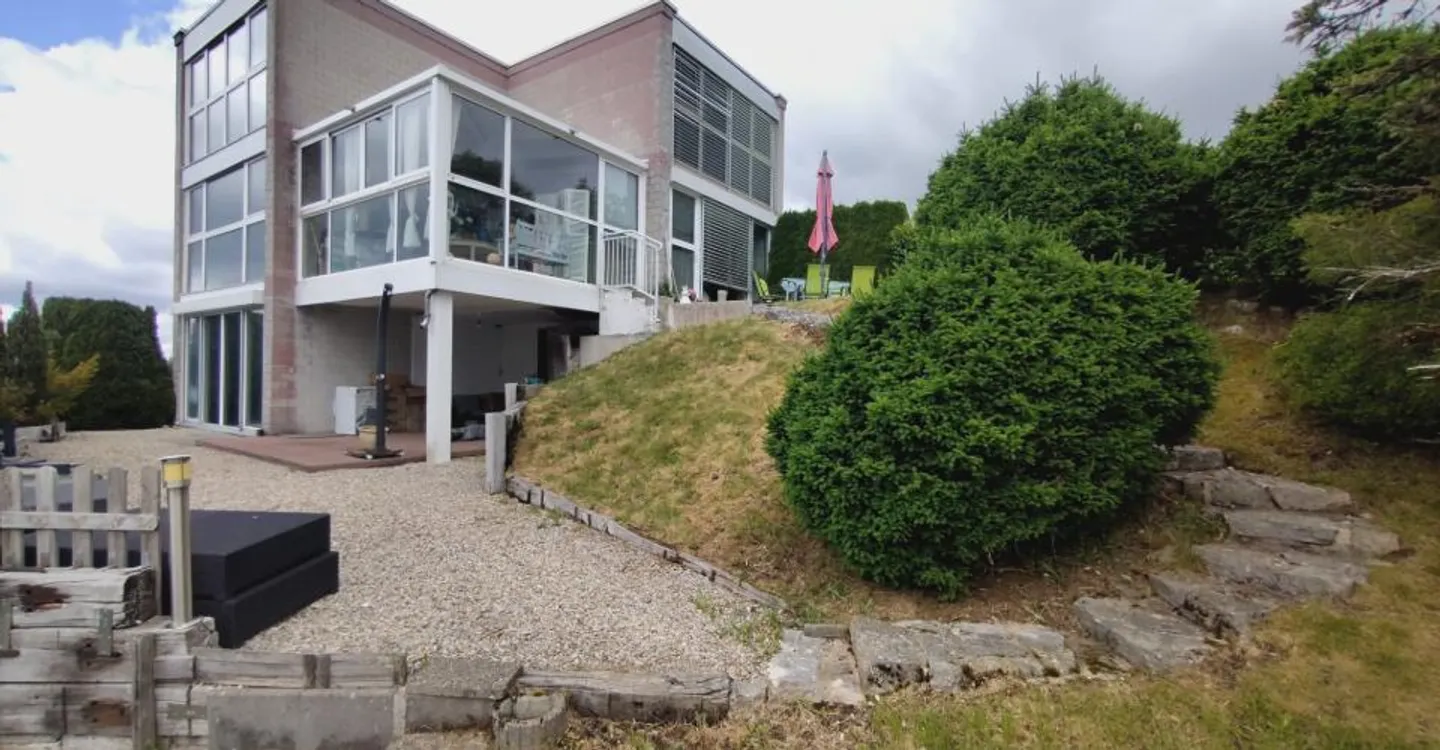 6-room adjoining house - Photo 1 of 12