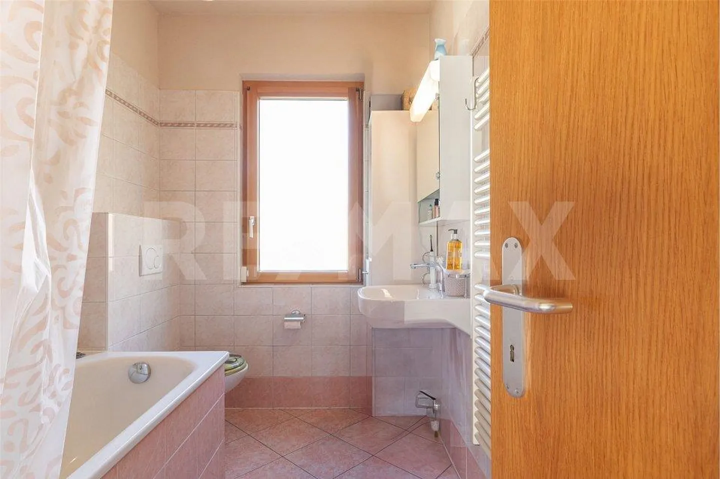 Casa bifamiliare ristrutturata - Foto 10 di 13