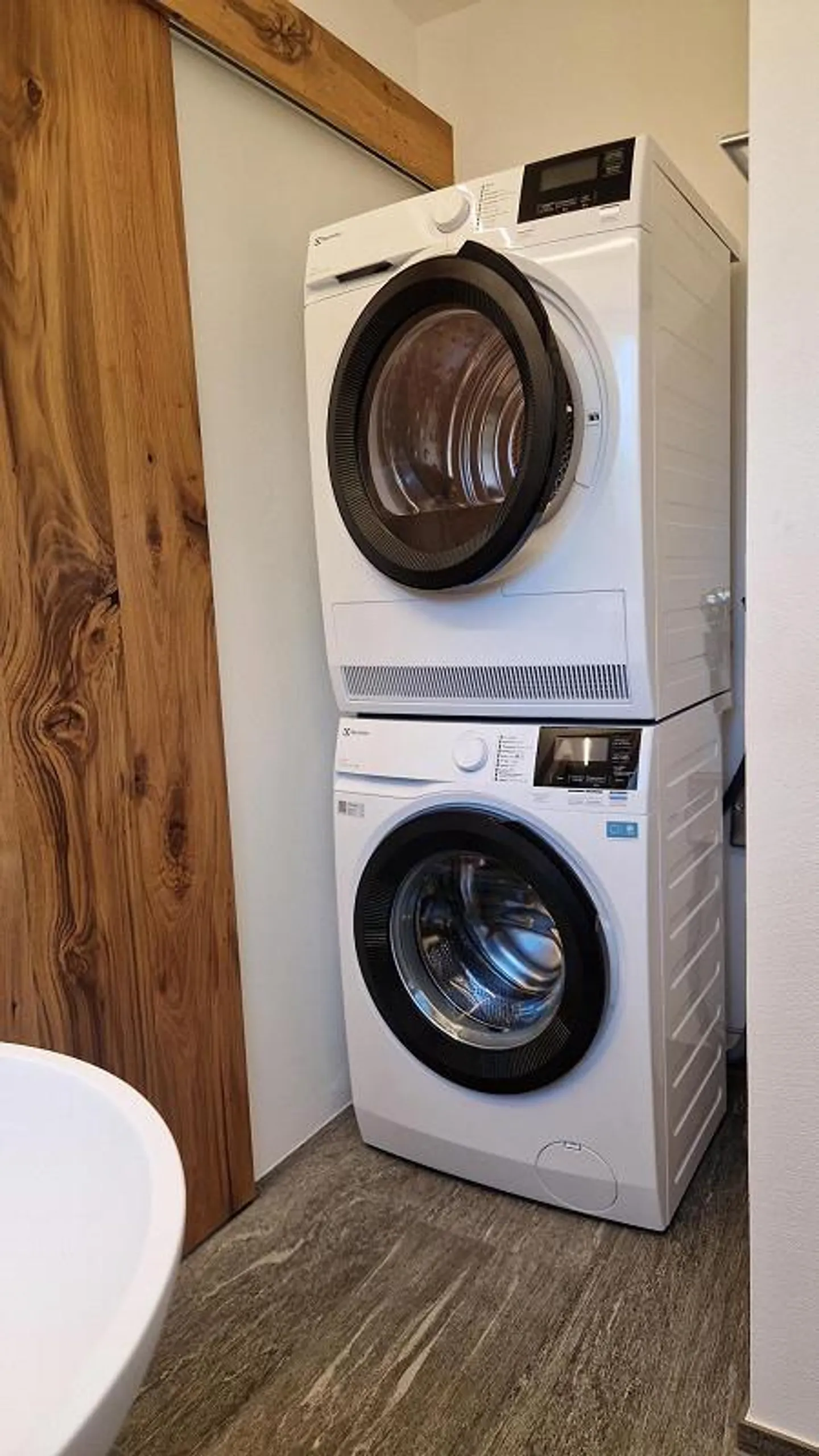 Charming 2.5-room apartment in a quiet location in Degen - Photo 4 of 12