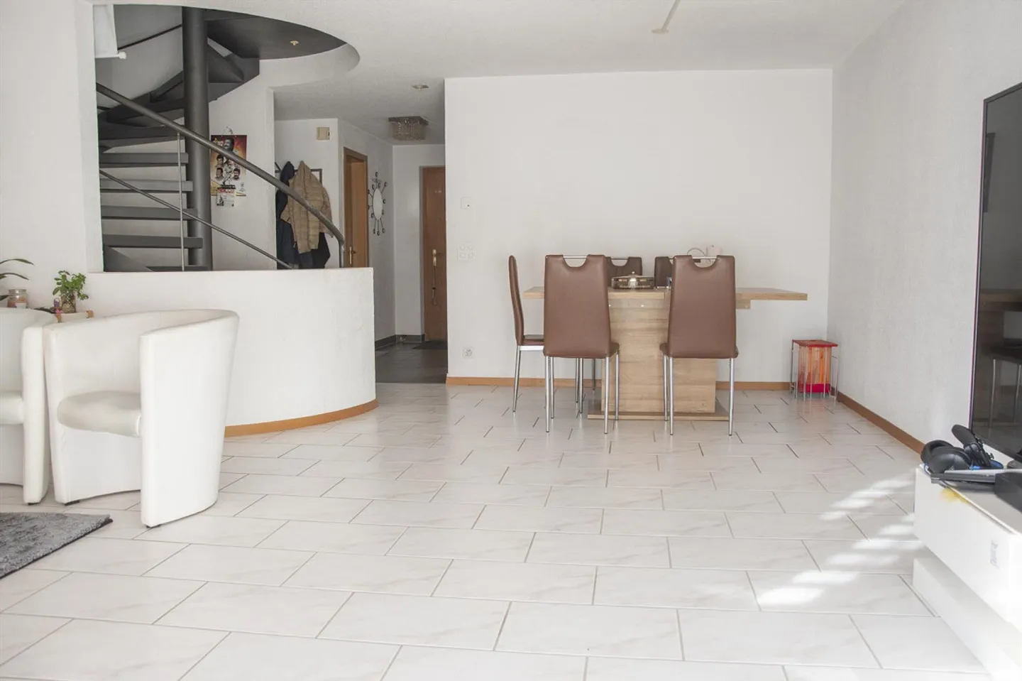 Maison de ville de 5,5 pièces dans un environnement familial - Photo 3 sur 21