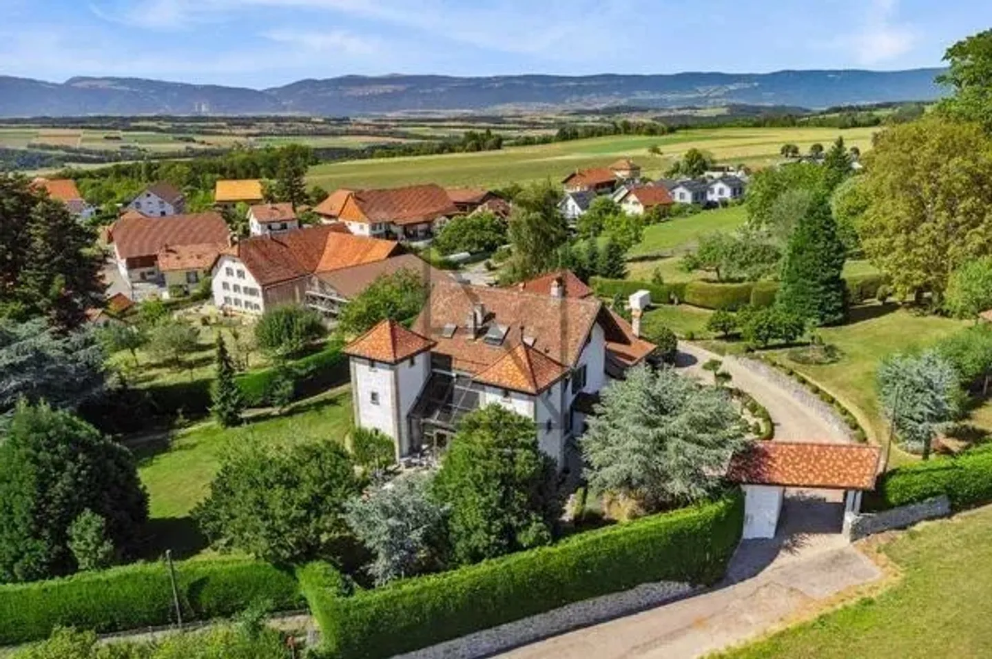 Villa for sale - Photo 1 of 13