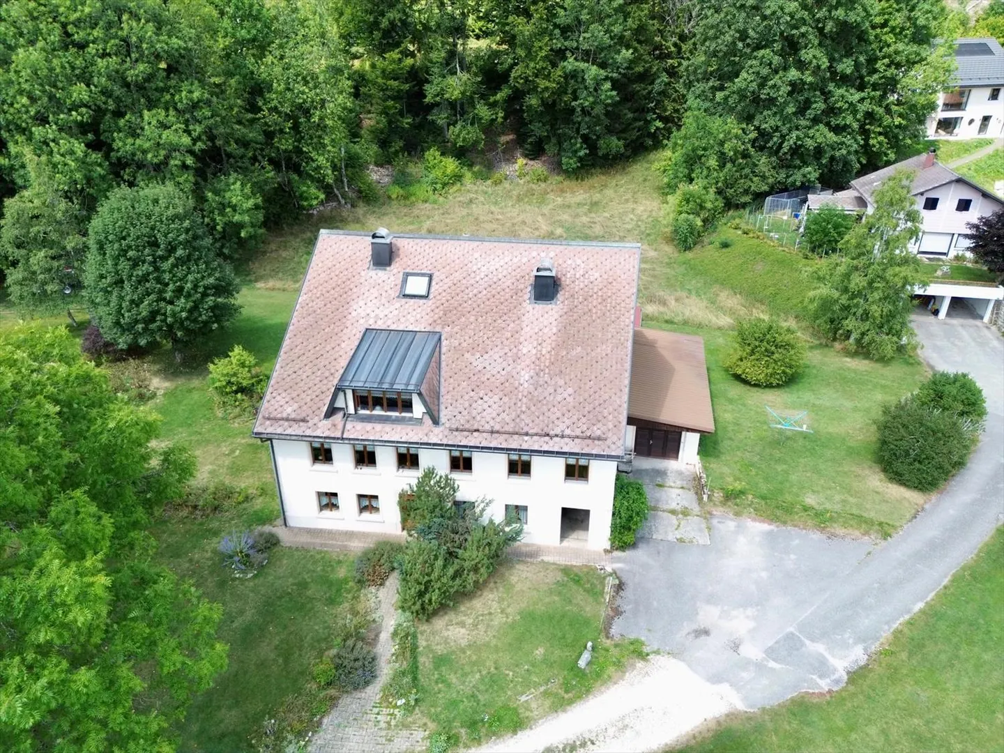 Proprietà redditizia con vista mozzafiato sul lago Joux e potenziale di sviluppo - Foto 2 di 13