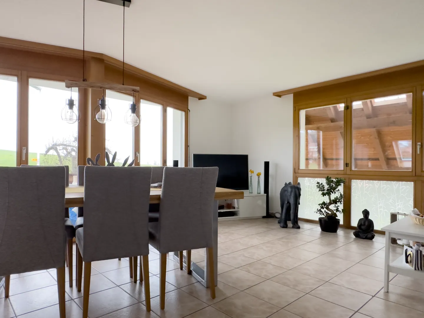 Spacious 3.5-room apartment in rural surroundings with balcony and garden share - Photo 6 of 18