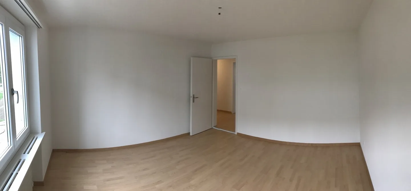 Appartamento al piano terra con patio, vicino a Coop Bäregg - Foto 7 di 16