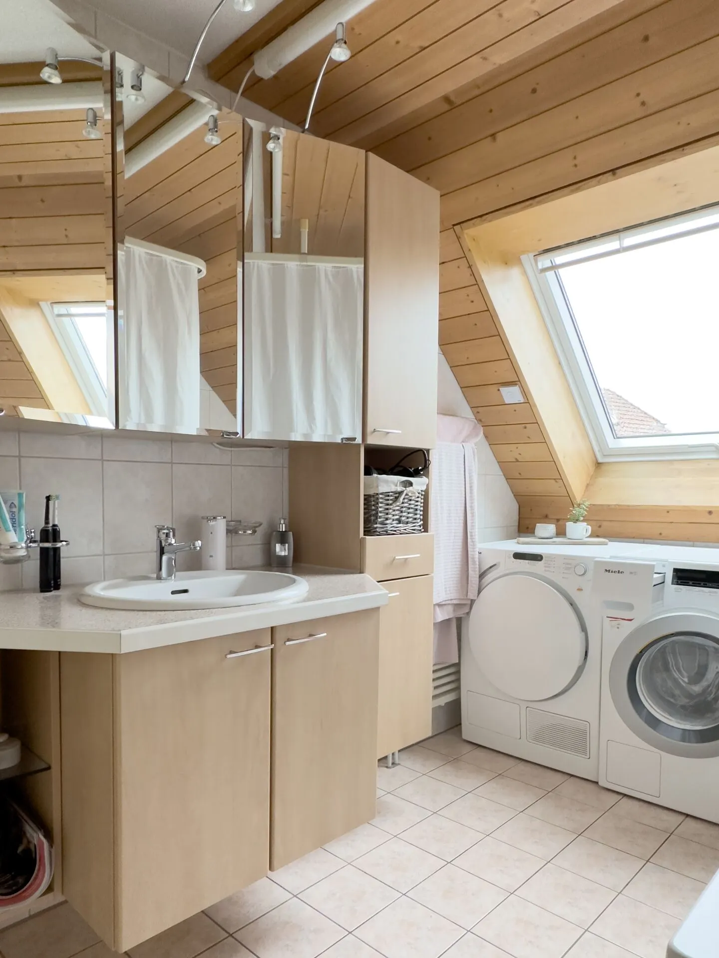 Spacious 3.5-room apartment in rural surroundings with balcony and garden share - Photo 13 of 18