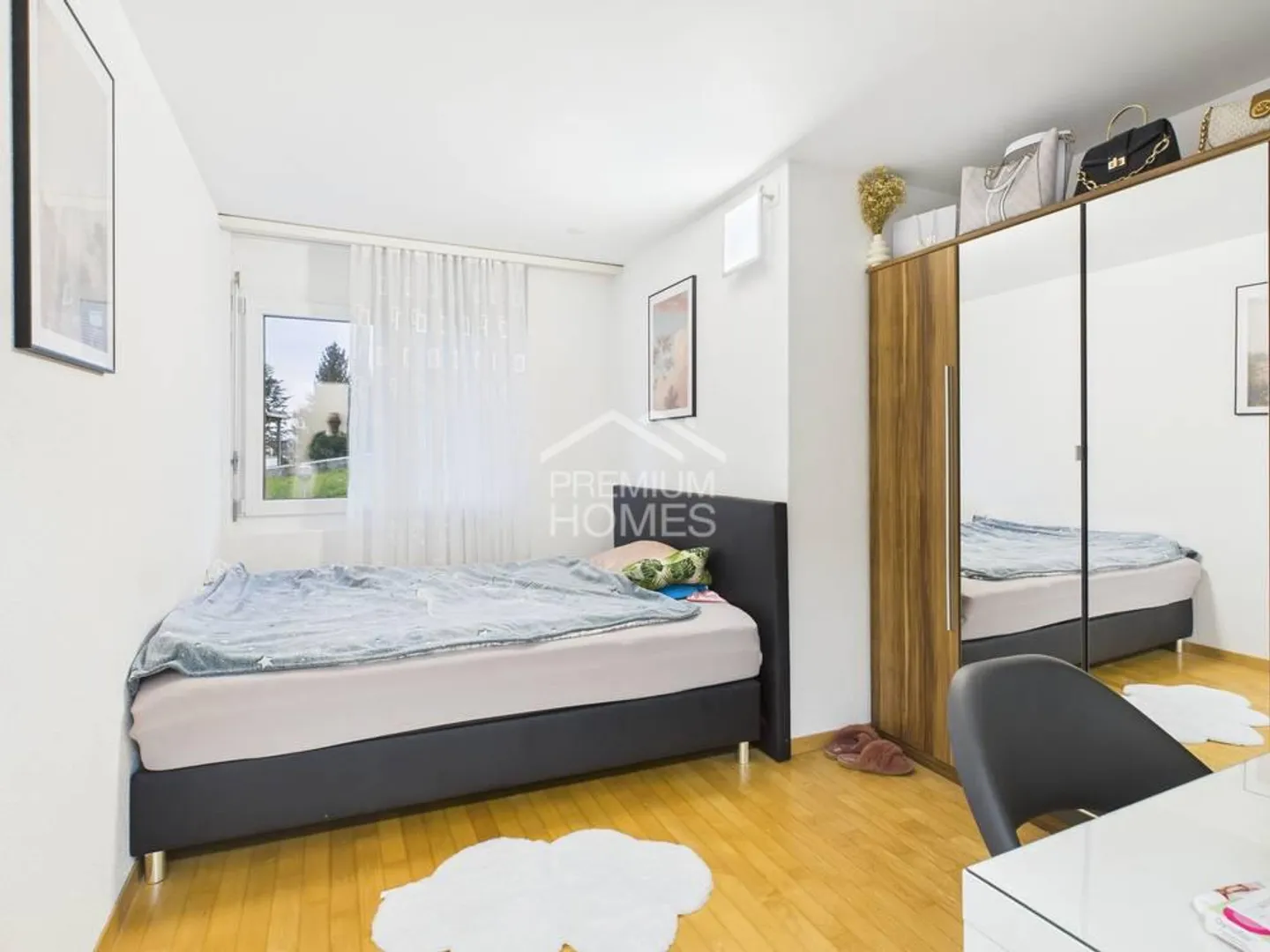 Geräumiges Familienhaus mit Terrasse - Foto 9 von 9