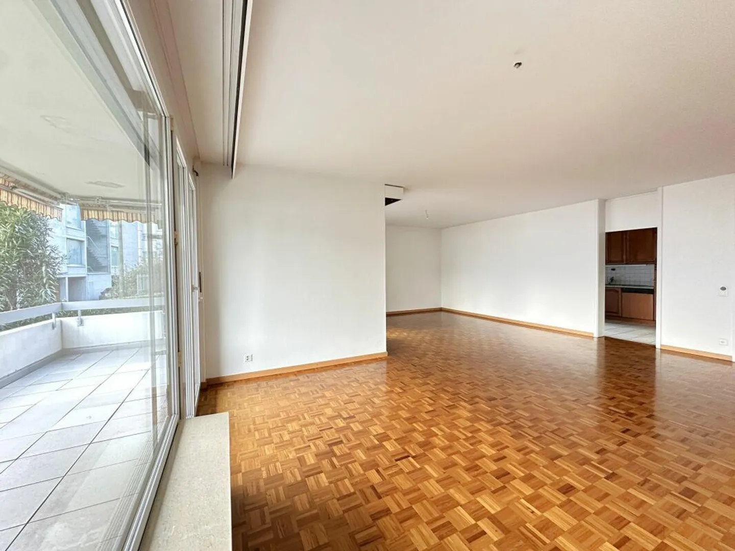 MINUSIO - Spacious 4.5 rooms just steps from the lake - Photo 2 of 10