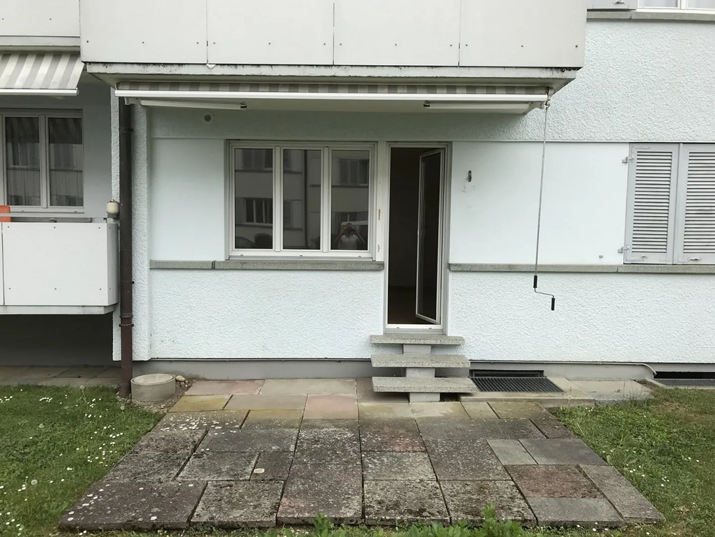 Appartamento al piano terra con patio, vicino a Coop Bäregg - Foto 16 di 16