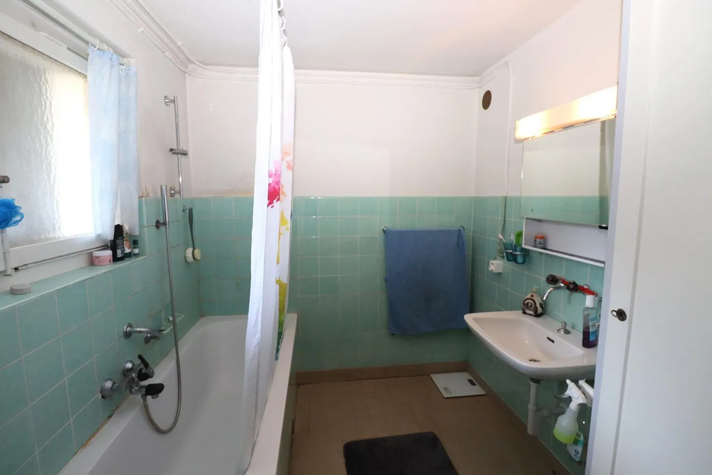 Mehrfamilienhaus mit zwei 3.5 - Zimmerwohnungen und Ausbaupotential - Foto 5 von 11