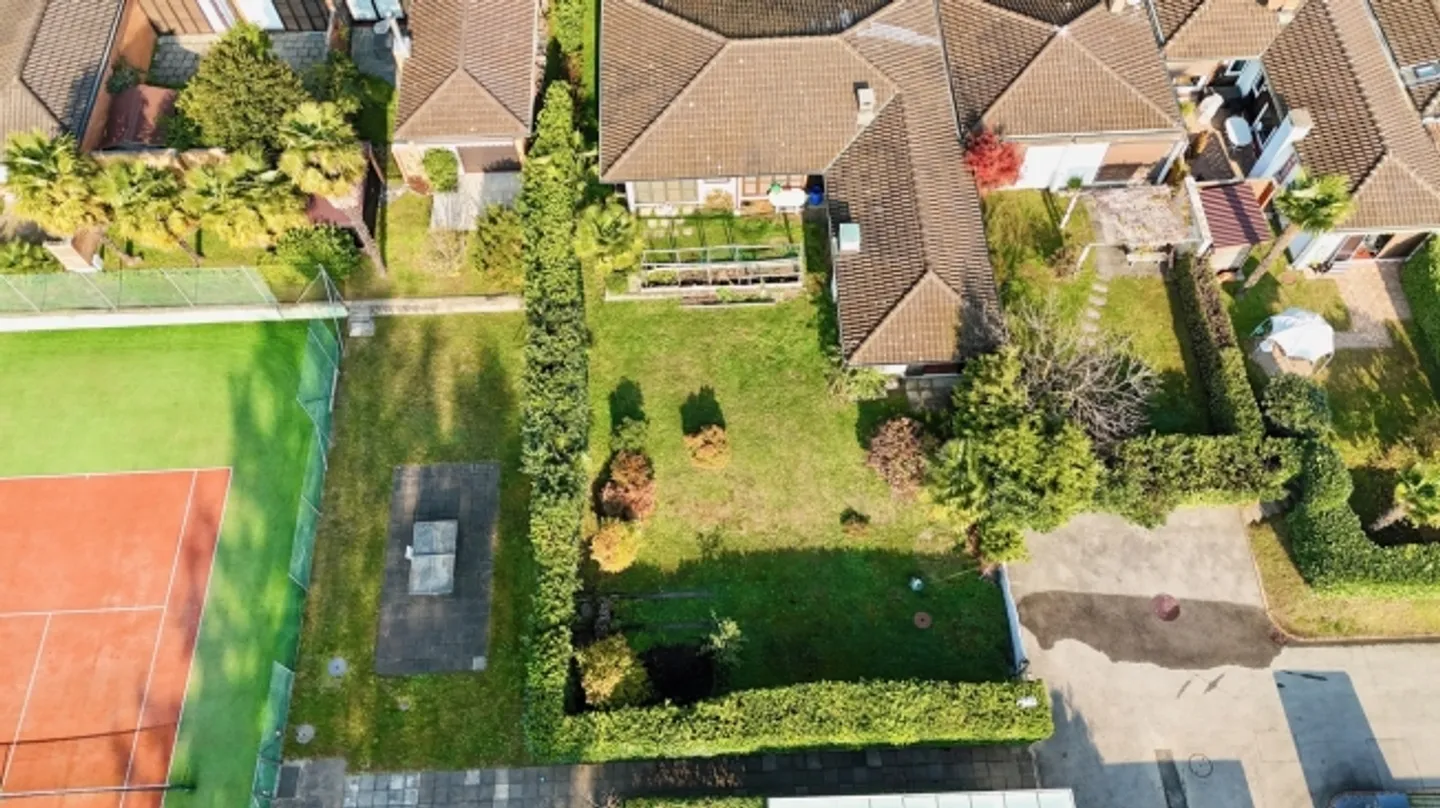 Terreno edificabile in zona residenziale nel mezzo della natura - Foto 2 di 3