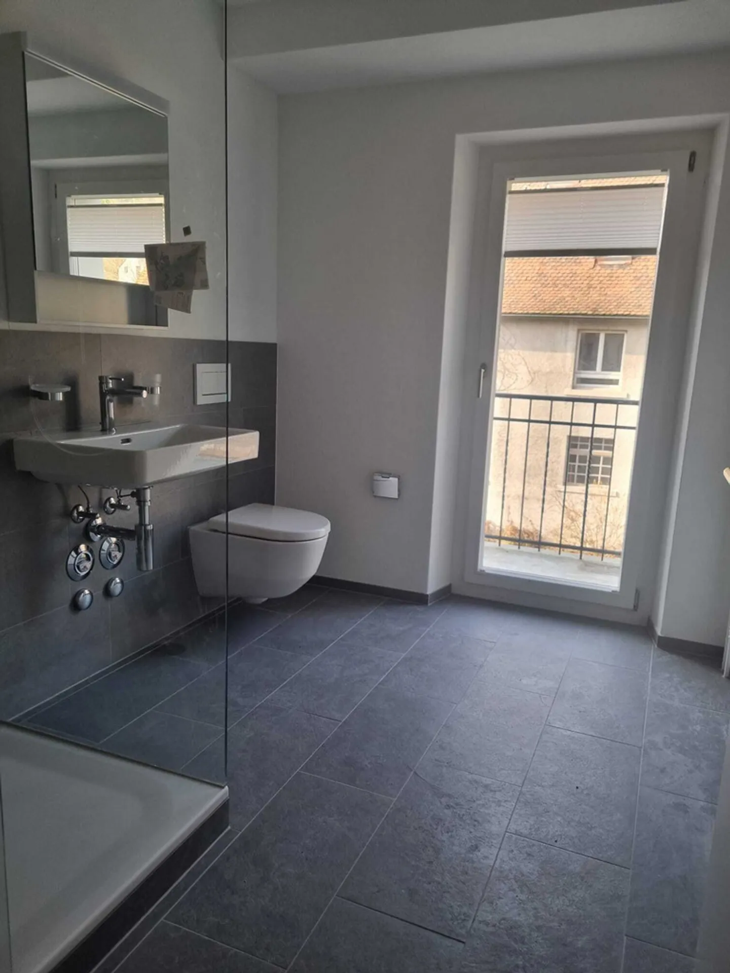 Erstvermietung nach Totalsanierung: wohnen mit Sicht auf die Birs - Foto 3 von 8