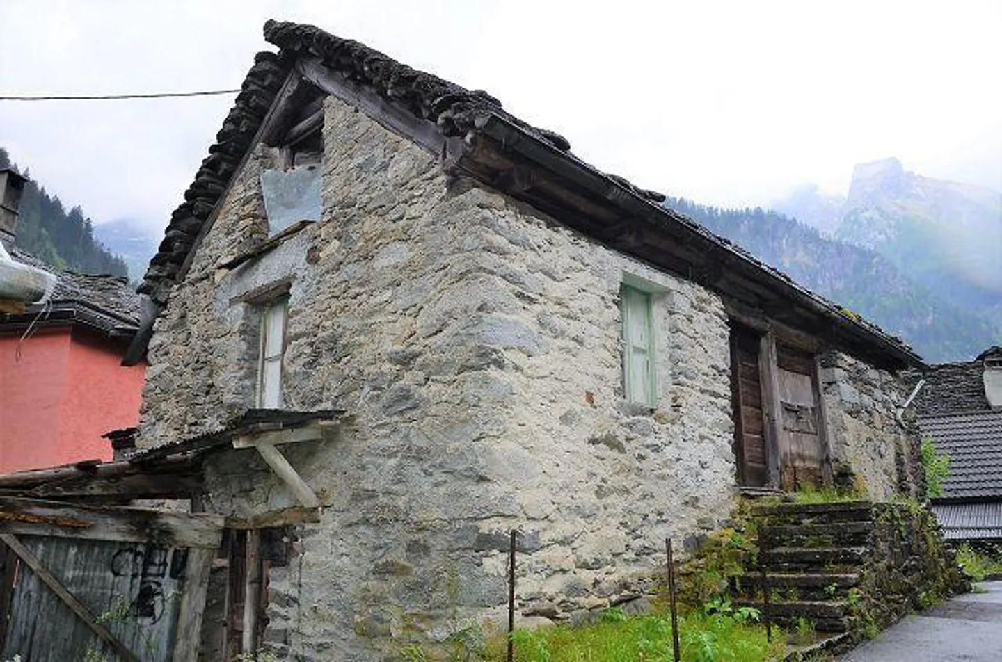 2 rustici da ristrutturare con giardino - Foto 5 di 28
