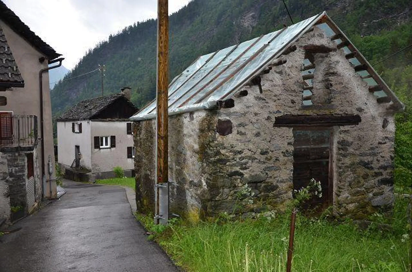 2 rustici da ristrutturare con giardino - Foto 7 di 28