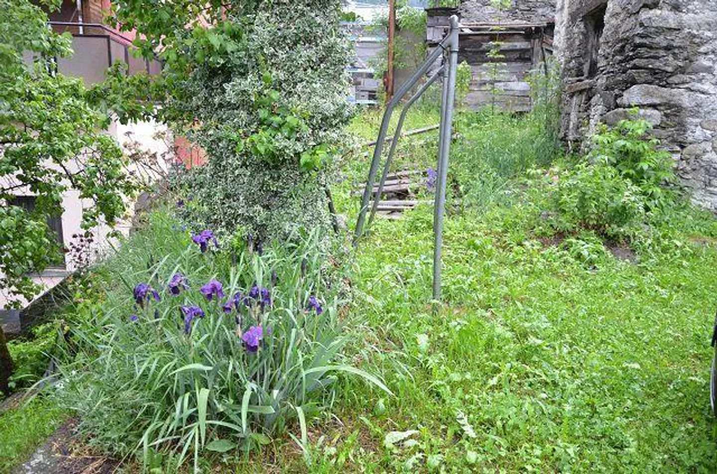 2 rustici da ristrutturare con giardino - Foto 19 di 28