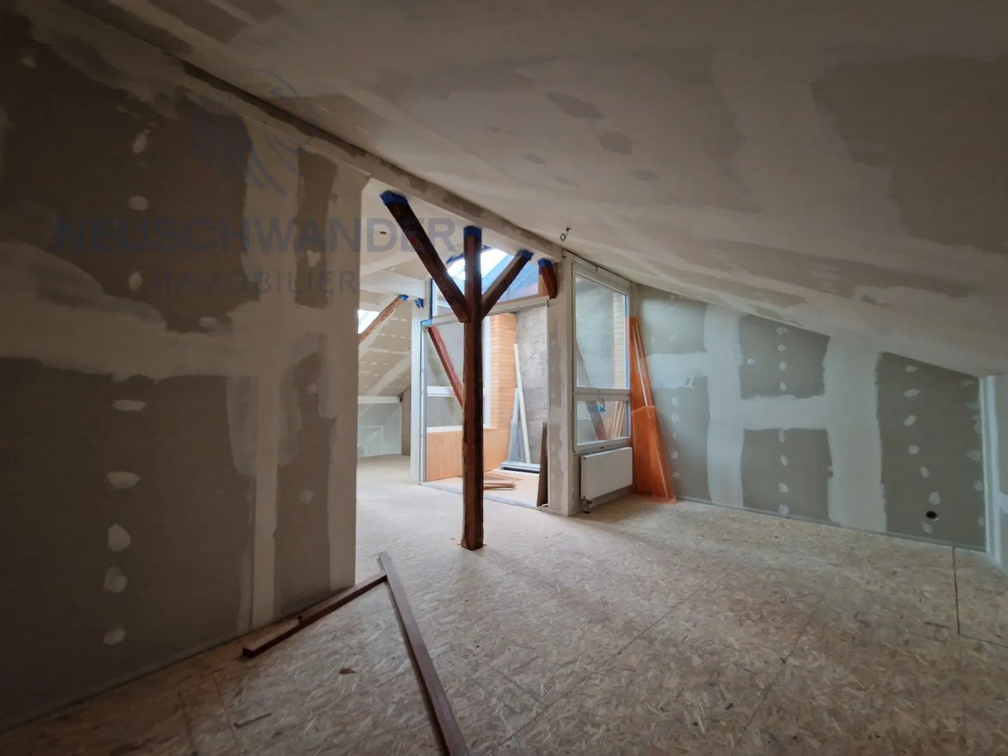 Unique en son genre Loft en duplex au cœur de la vieille ville - Photo 4 sur 6
