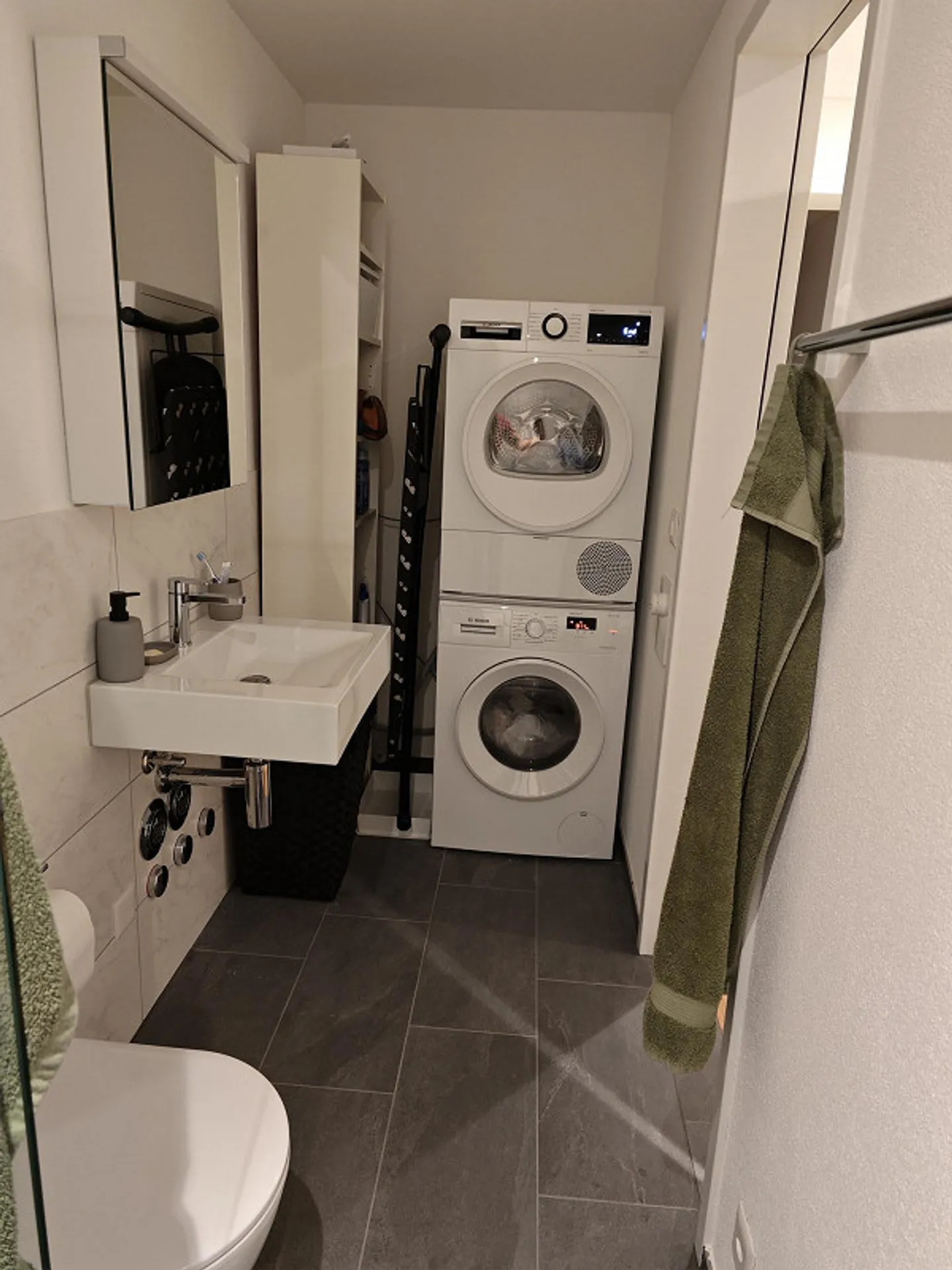 Bright 2.5-room apartment with a view of Lake Zug! - Photo 7 of 9