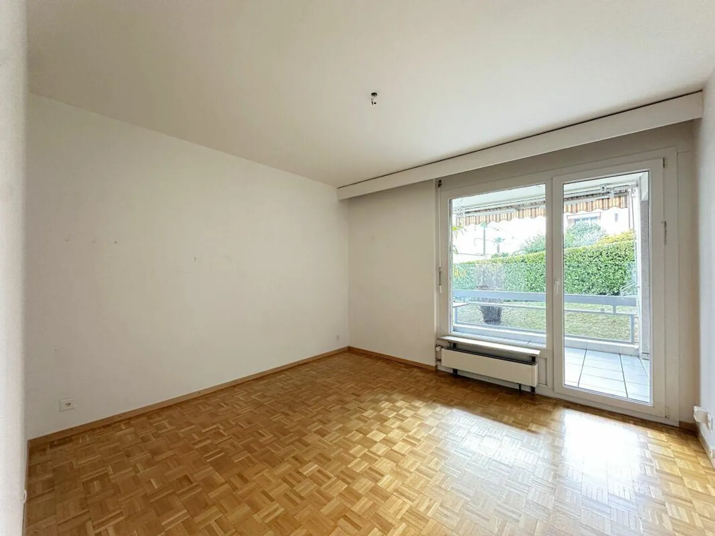 MINUSIO - Spacious 4.5 rooms just steps from the lake - Photo 9 of 10