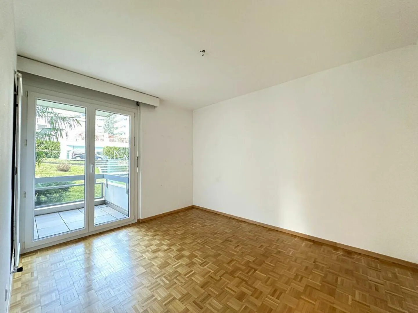 MINUSIO - Spacious 4.5 rooms just steps from the lake - Photo 8 of 10