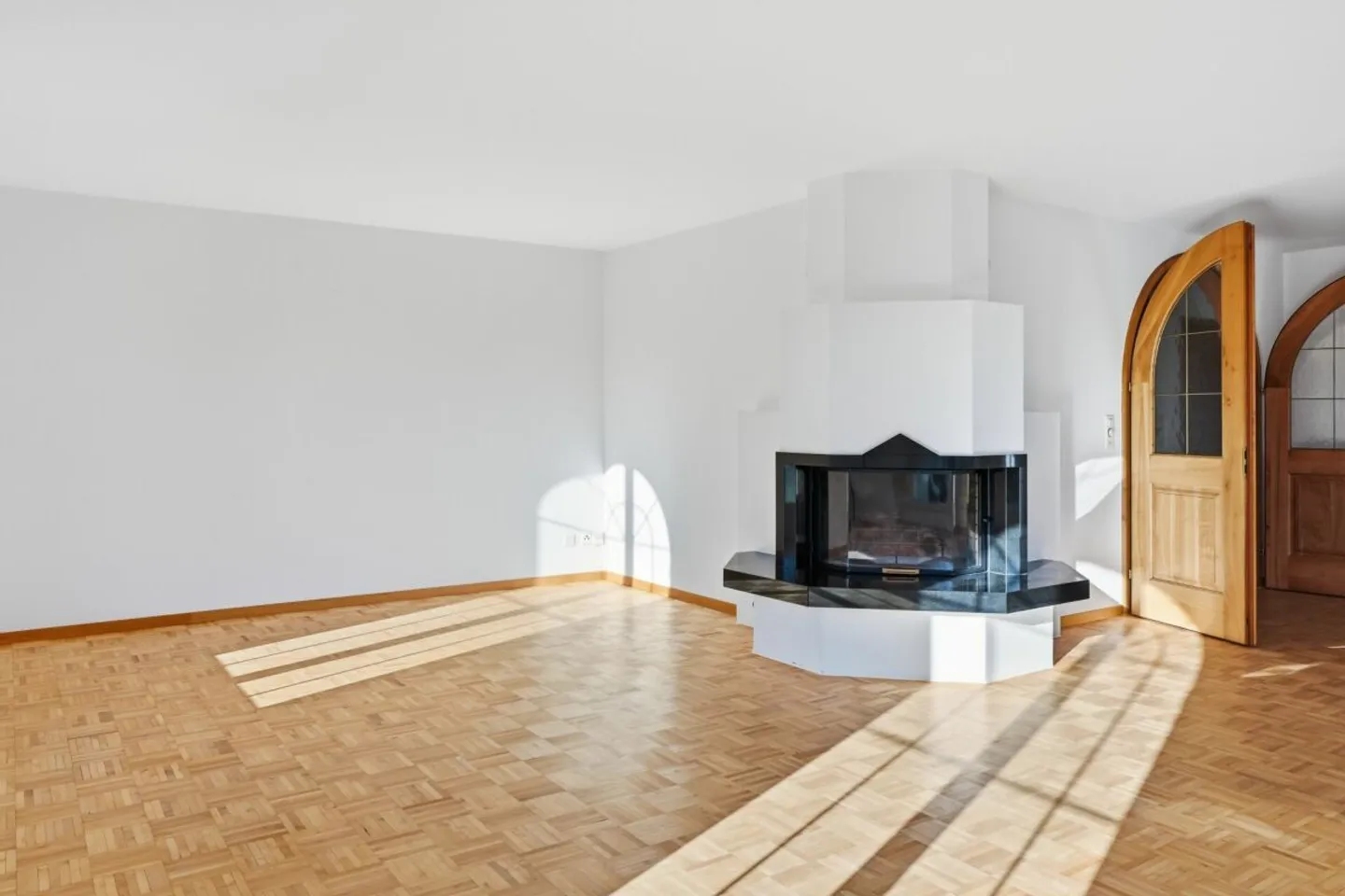 Grosszügiges Einfamilienhaus mit Garten - Foto 4 von 24