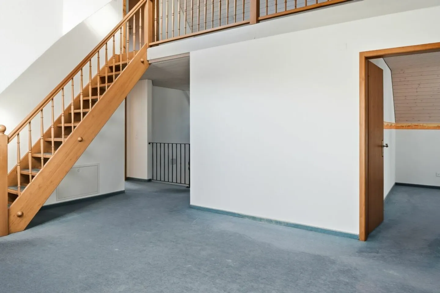 Grosszügiges Einfamilienhaus mit Garten - Foto 7 von 24