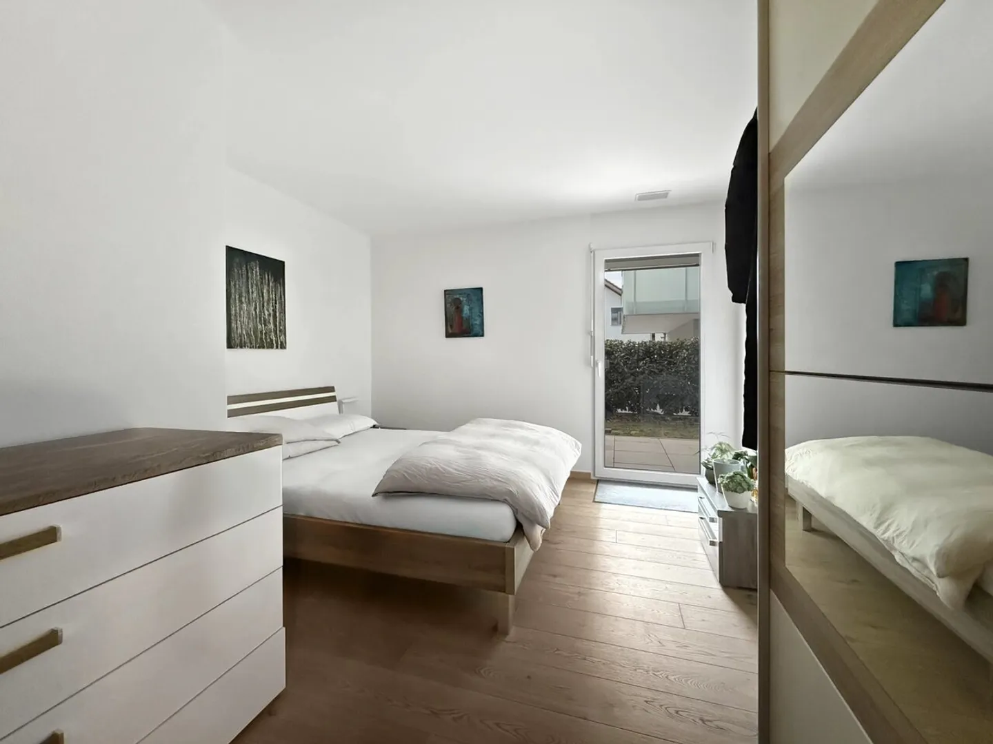 Modernes Apartment mit Pool - Foto 7 von 13