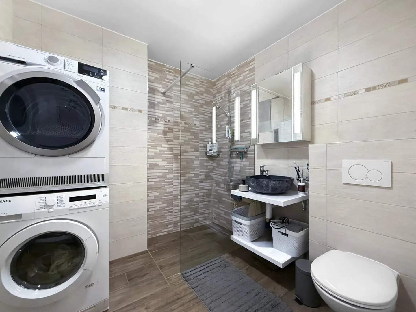 Modernes Apartment mit Pool - Foto 8 von 13