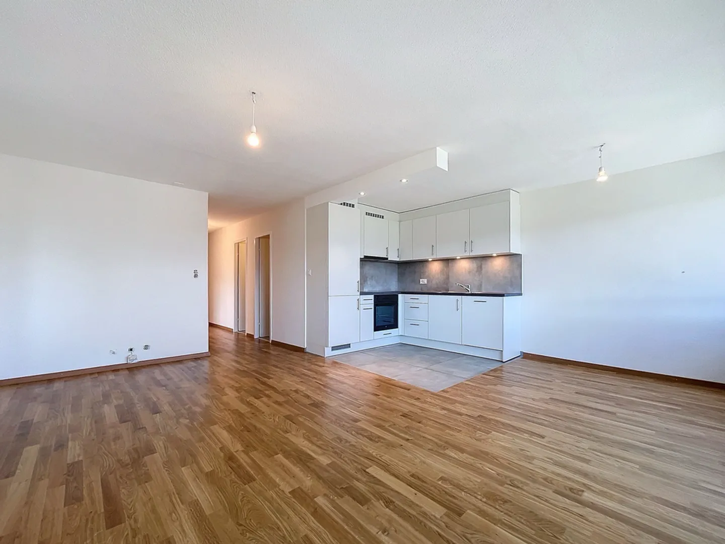 4.5 Room Apartment - Photo 1 of 8