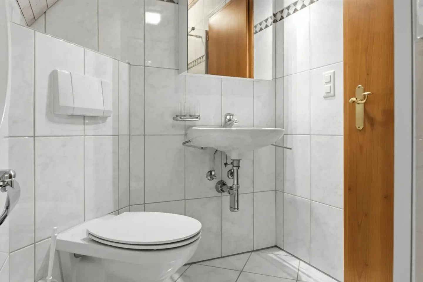 Grosszügiges Einfamilienhaus mit Garten - Foto 17 von 24