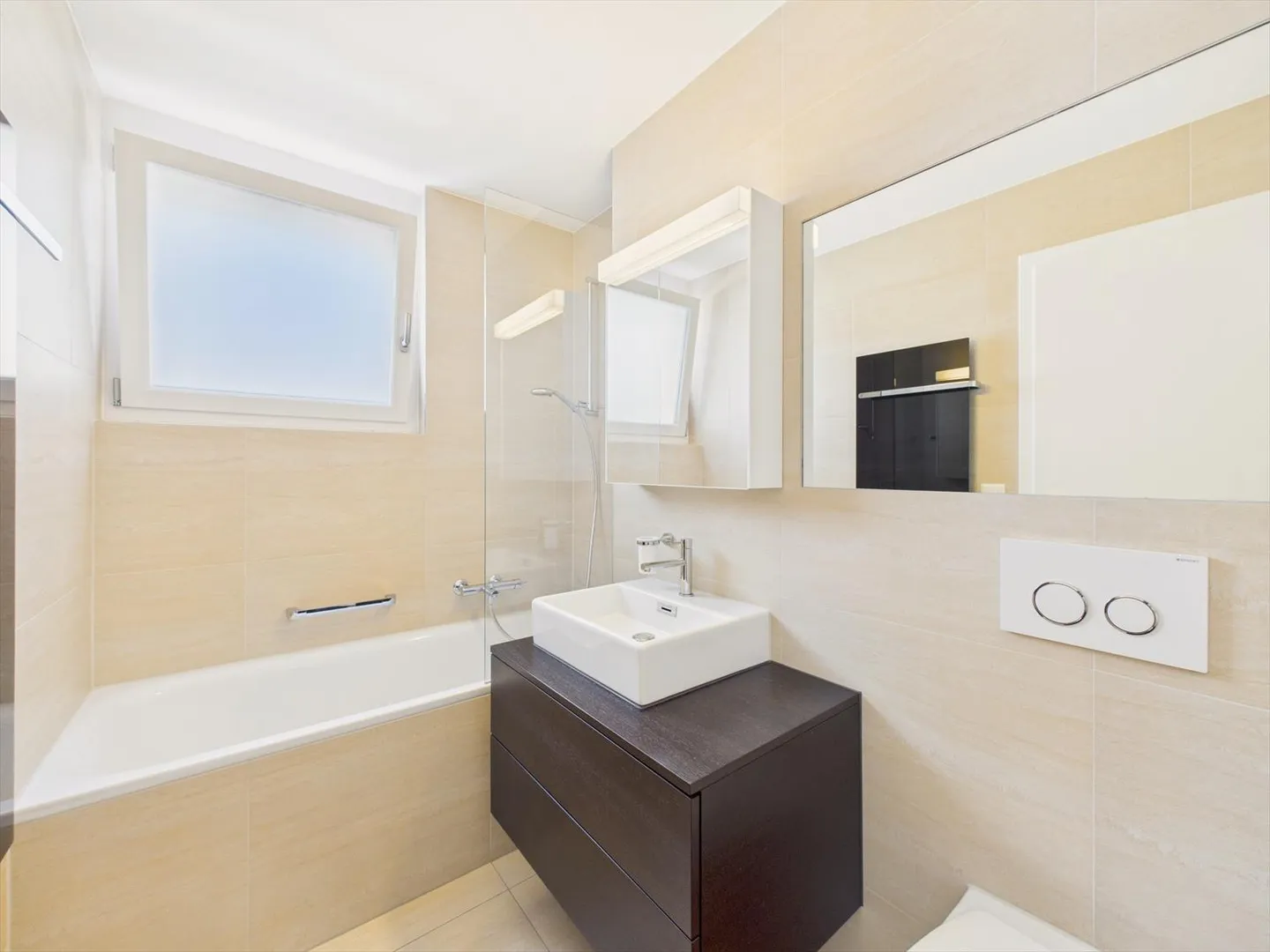 Appartamento attico esclusivo con terrazza solare a Ostermundigen, Cantone BE - Foto 9 di 13