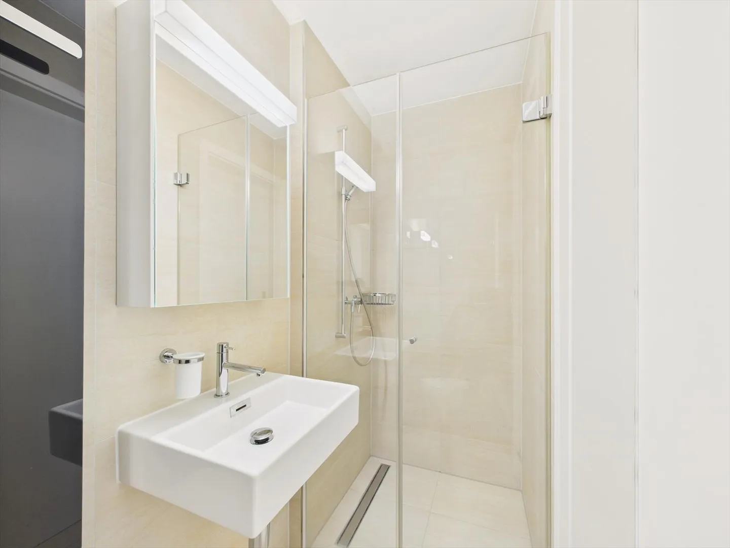 Appartamento attico esclusivo con terrazza solare a Ostermundigen, Cantone BE - Foto 10 di 13