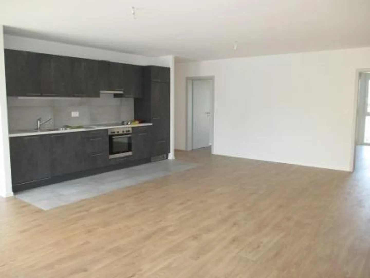 Appartement avec 3½ pièces au rez-de-chaussée - Photo 2 sur 6