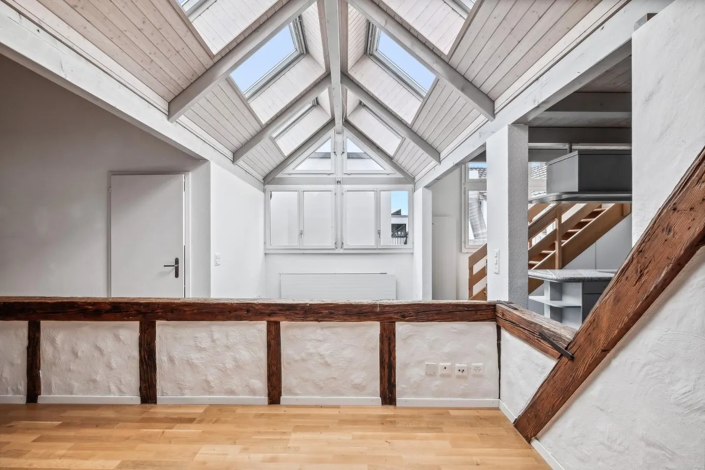 Exclusive old building maisonette apartment in the heart of Langenthal! - Photo 2 of 12