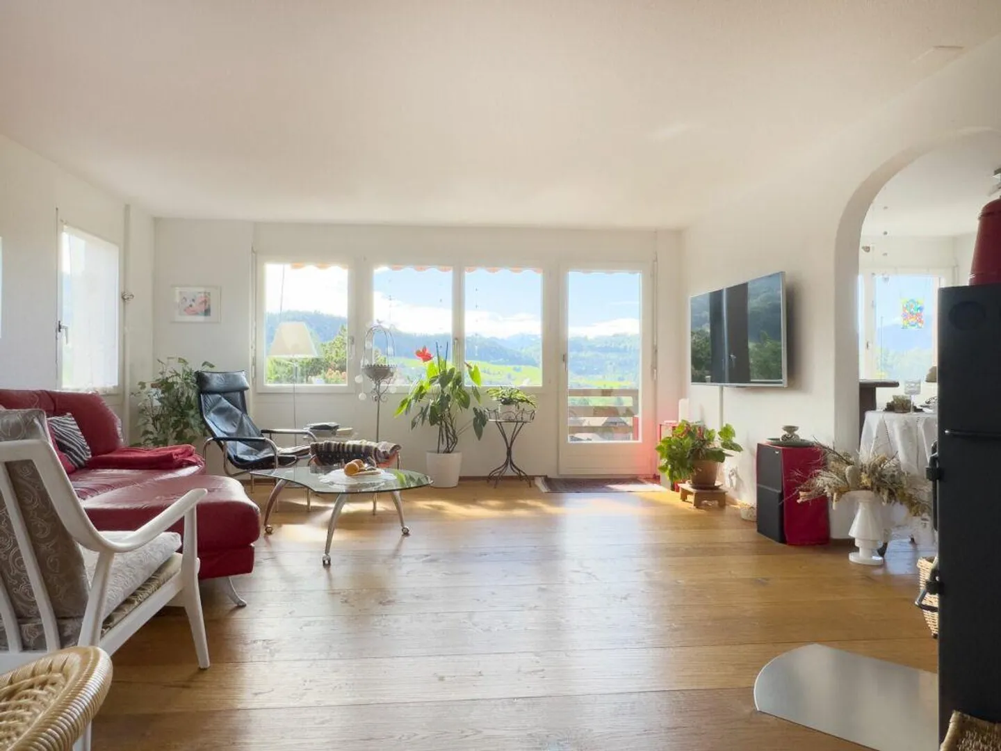 Spacious 6.5-room single-family house with impressive mountain view... - Photo 4 of 27