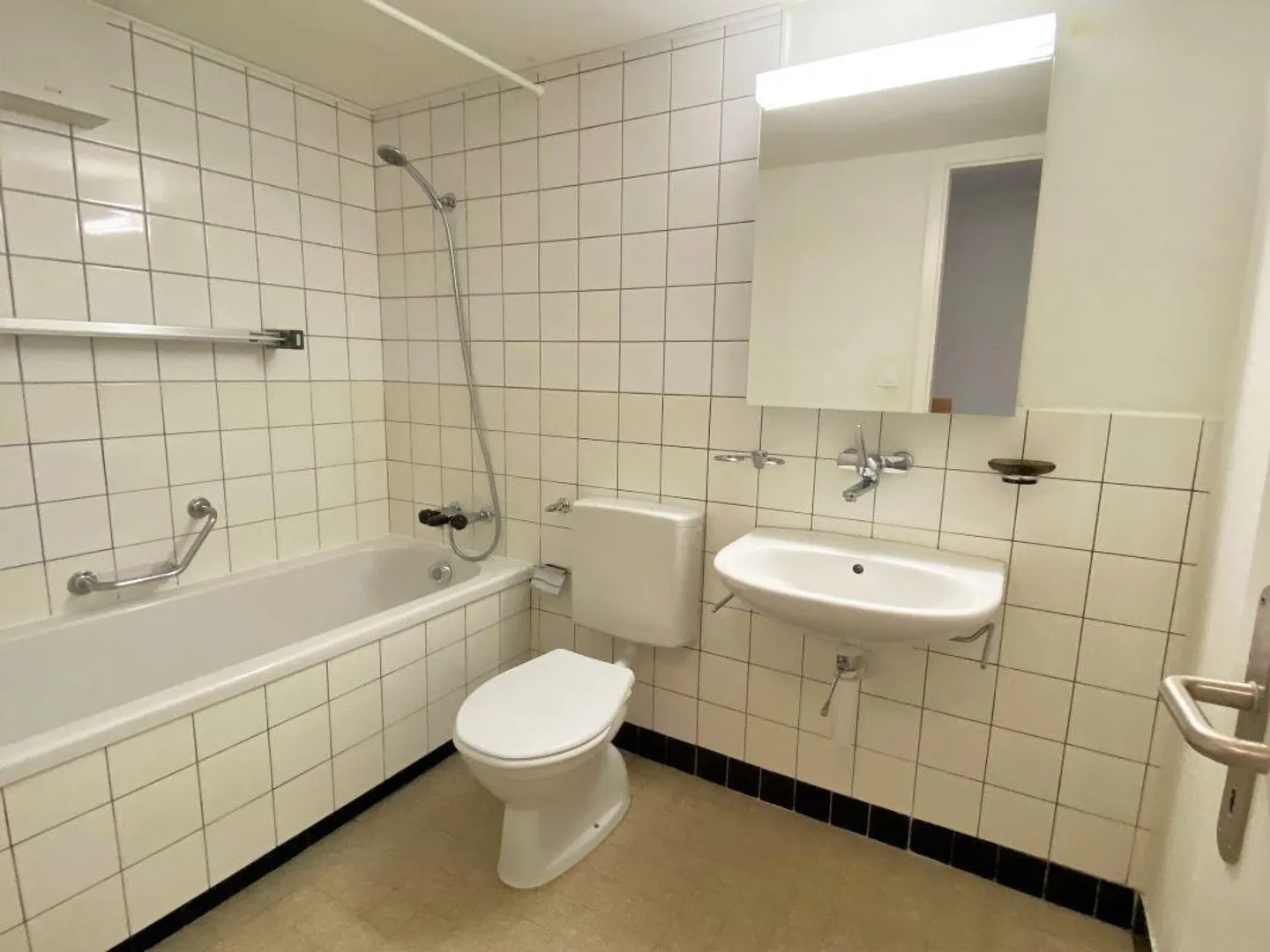 Attic apartment in a quiet residential area - Photo 7 of 7