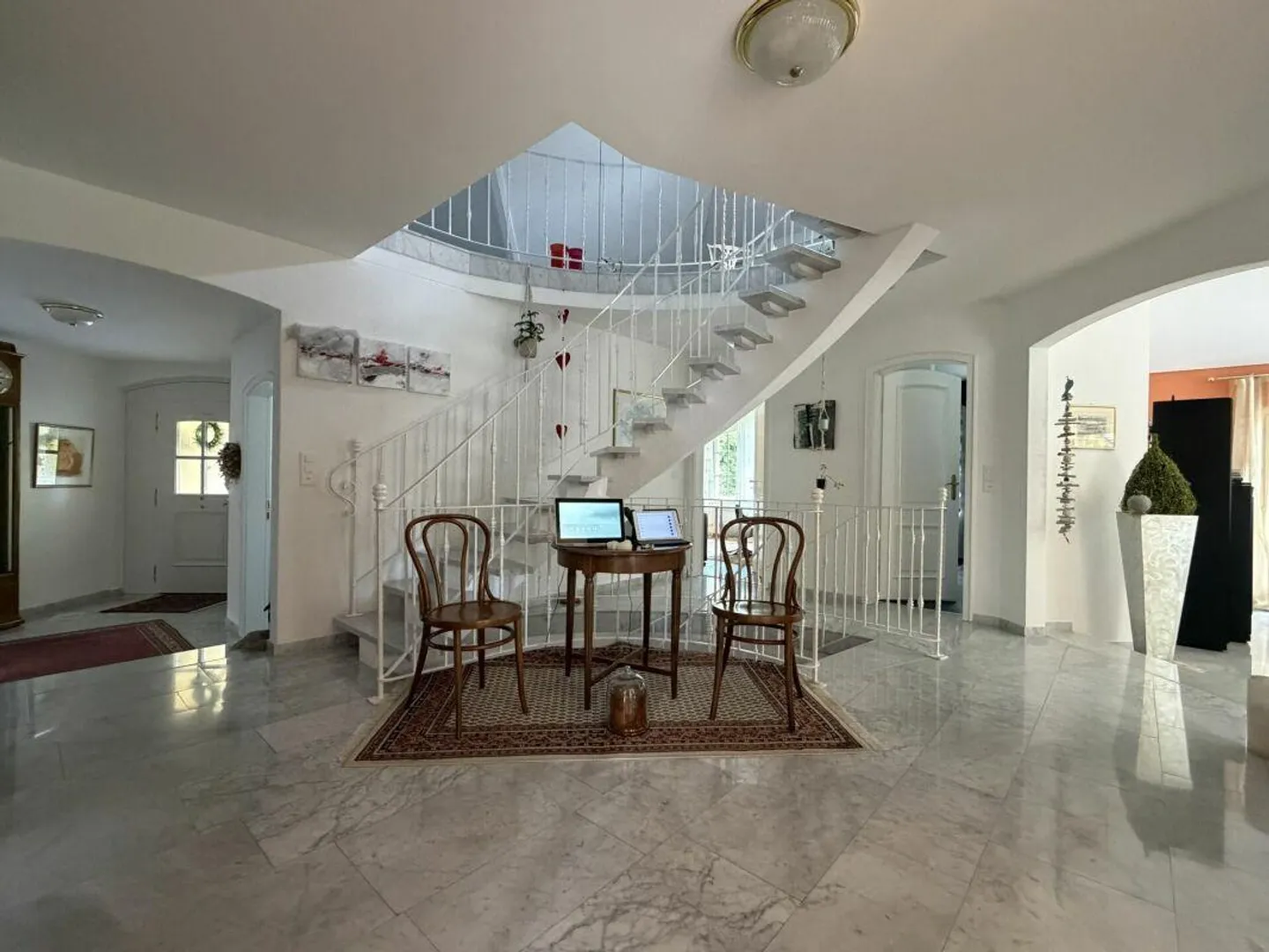 Charming, Modern Country House with Style - Photo 2 of 13