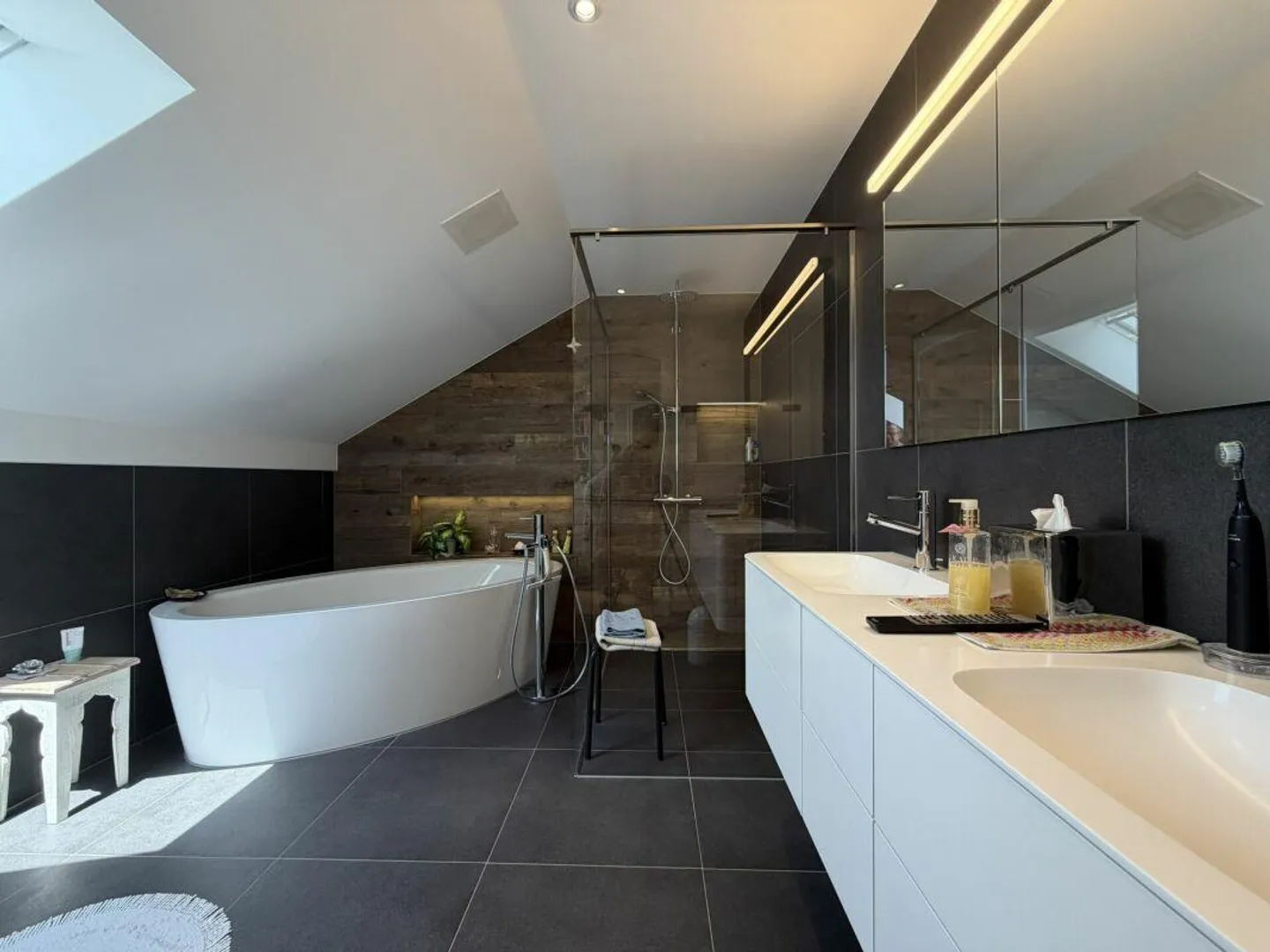 Charming, Modern Country House with Style - Photo 6 of 13