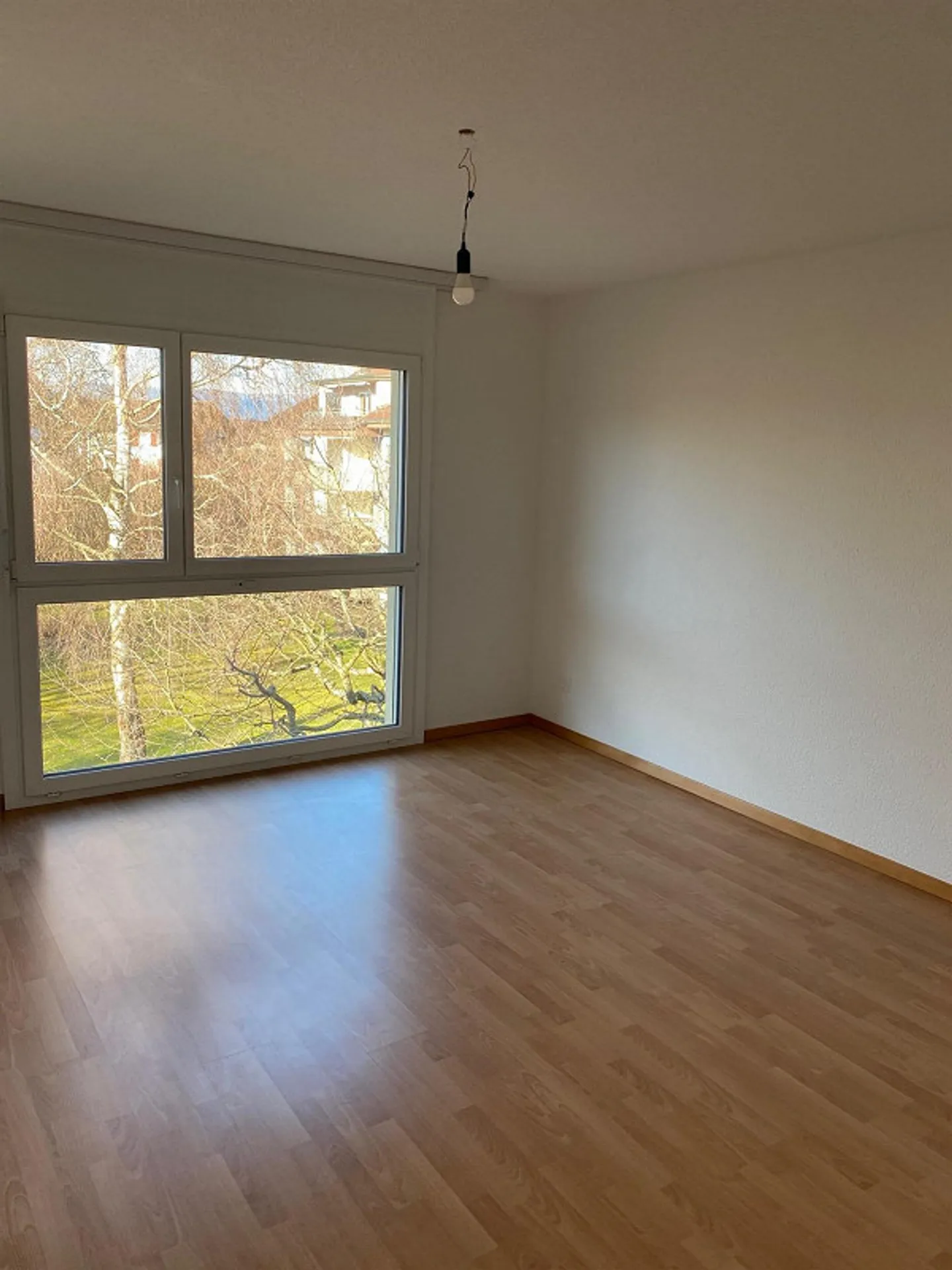 3.5 Zimmerwohnung mit neuen Badezimmern und Küche 89 m2 - Foto 7 von 19