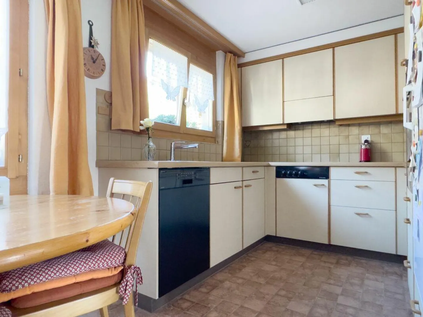 Spacious 6.5-room single-family house with impressive mountain view... - Photo 9 of 27