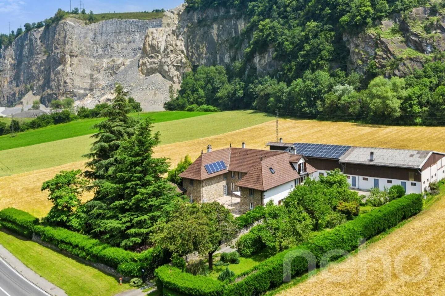 Esclusivo: Magnifica proprietà con casa padronale e capannone - Foto 3 di 13