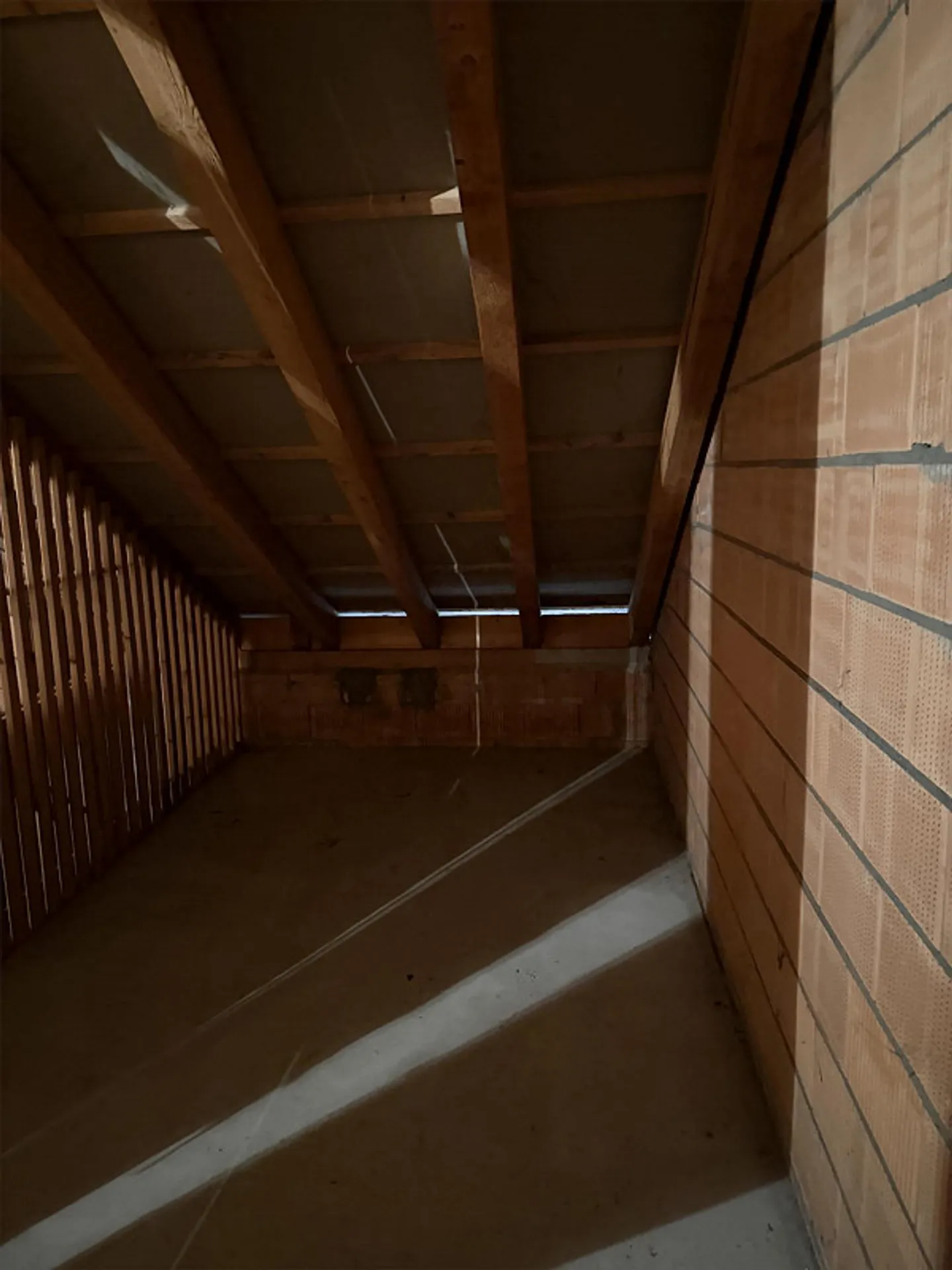 3.5 Zimmerwohnung mit neuen Badezimmern und Küche 89 m2 - Foto 14 von 19