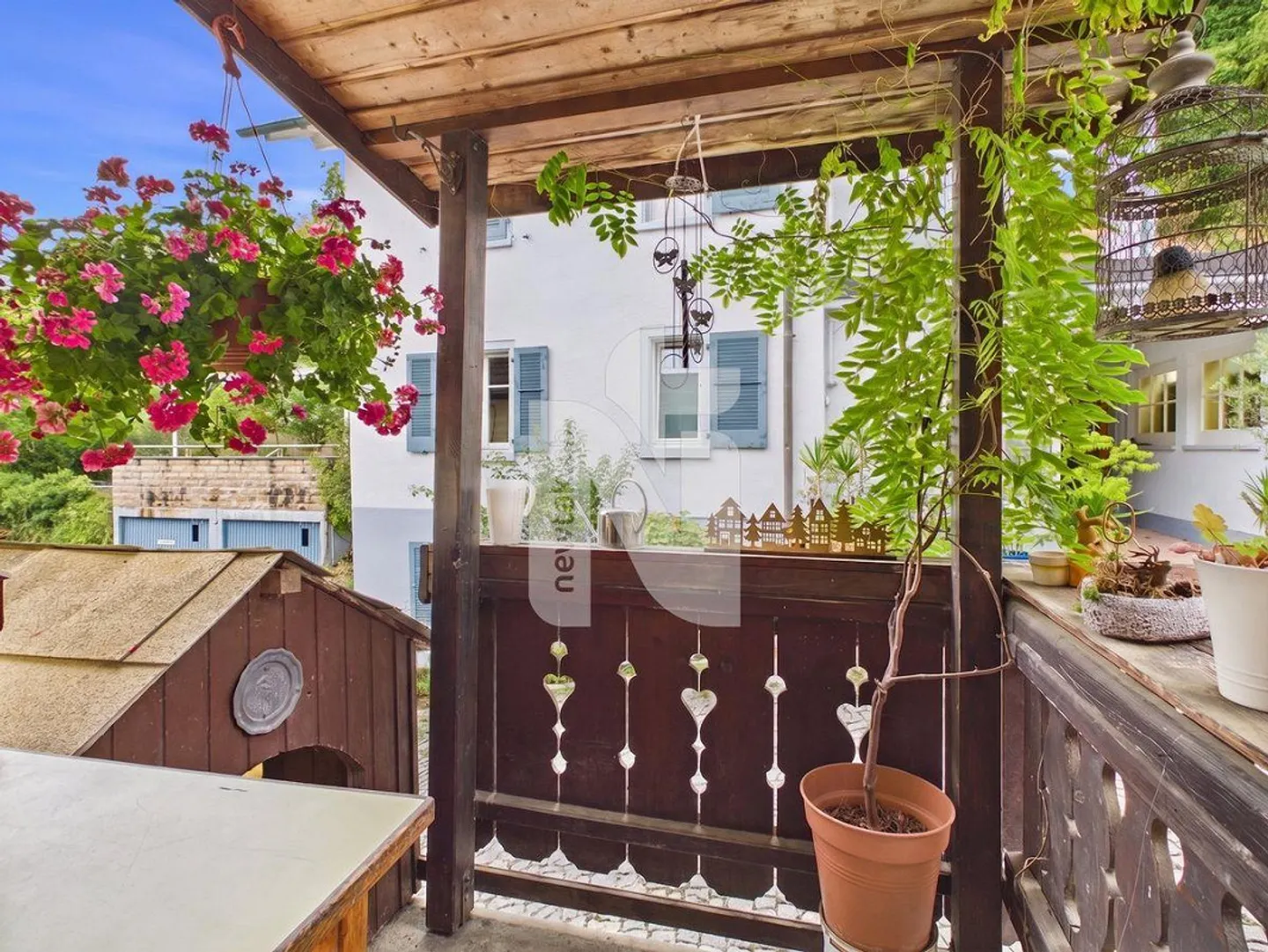 Charmantes rustikales Haus mit Terrasse - Foto 3 von 13