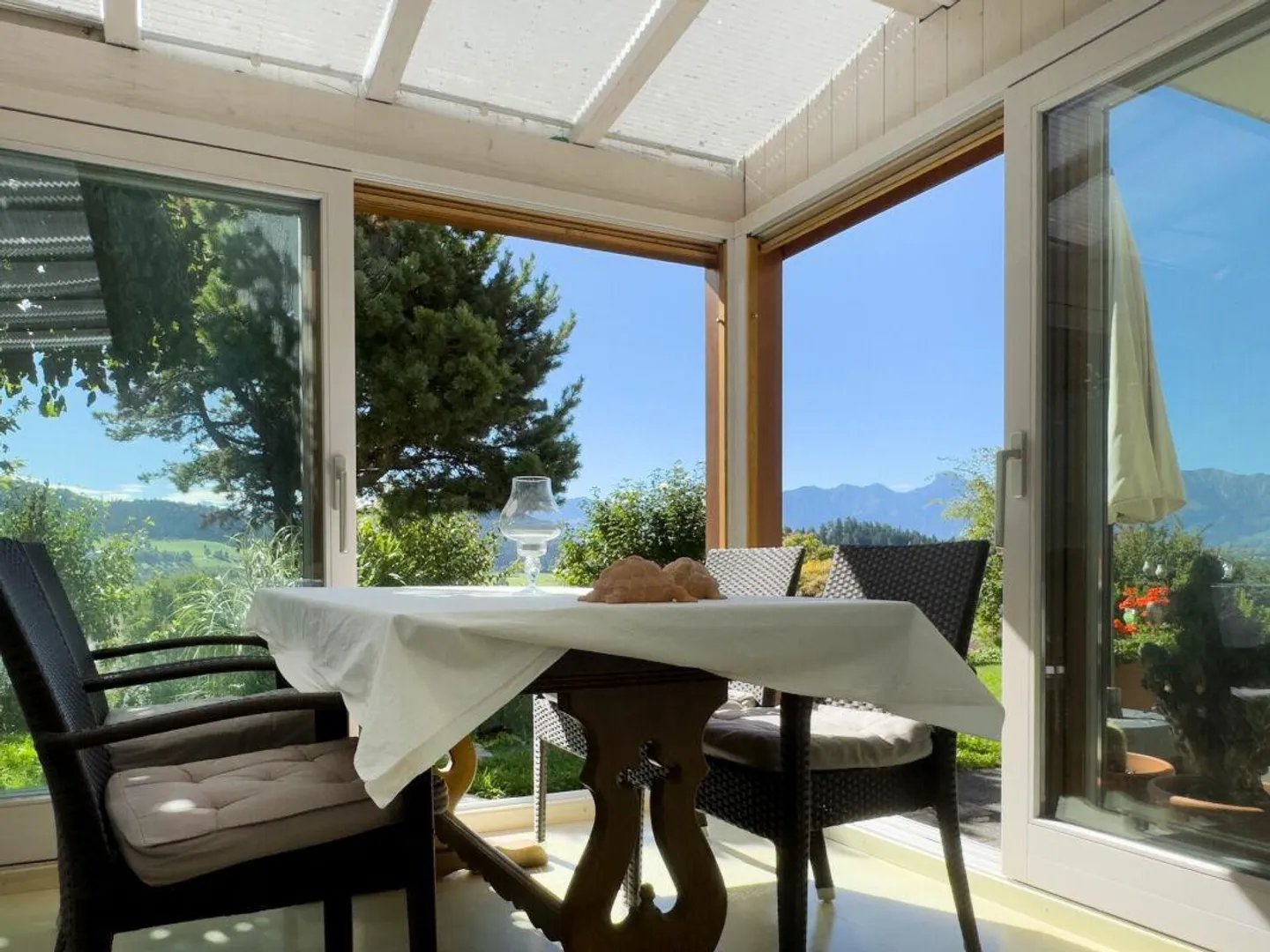 Spacious 6.5-room single-family house with impressive mountain view... - Photo 20 of 27