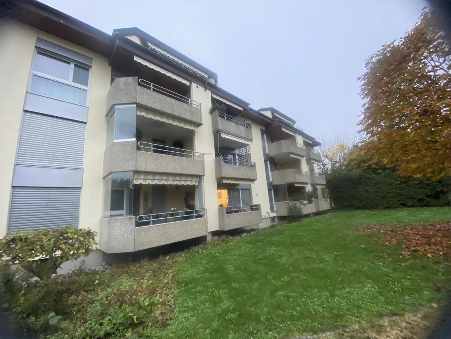 3.5 Zimmerwohnung mit neuen Badezimmern und Küche 89 m2 - Foto 18 von 19
