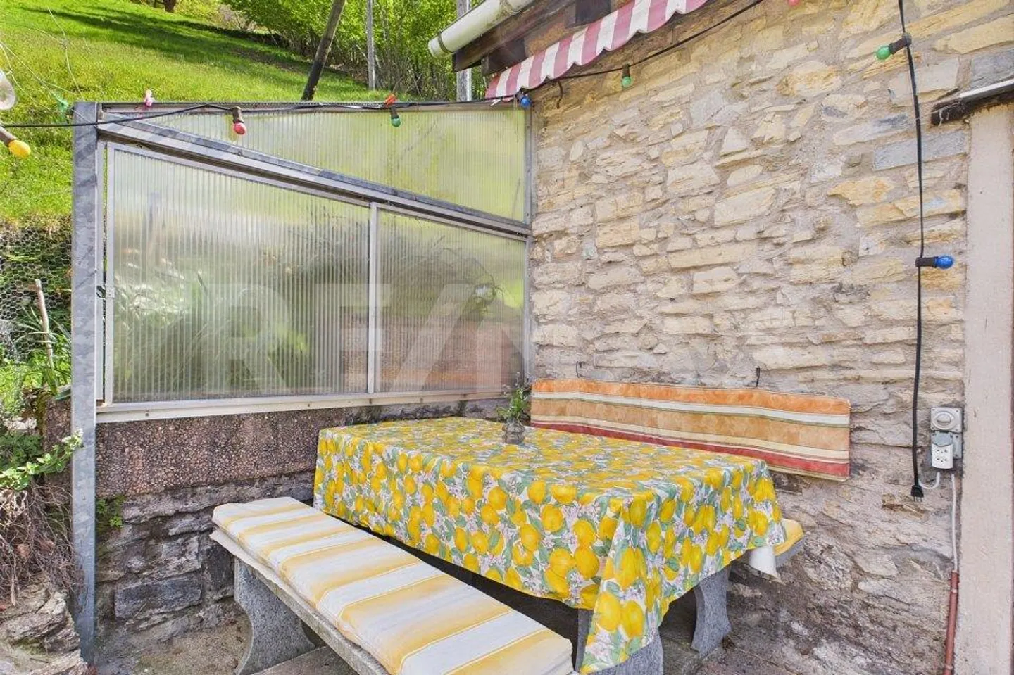 Charming rustic in Bruzella with panoramic view of the Muggio Valley - Photo 8 of 11